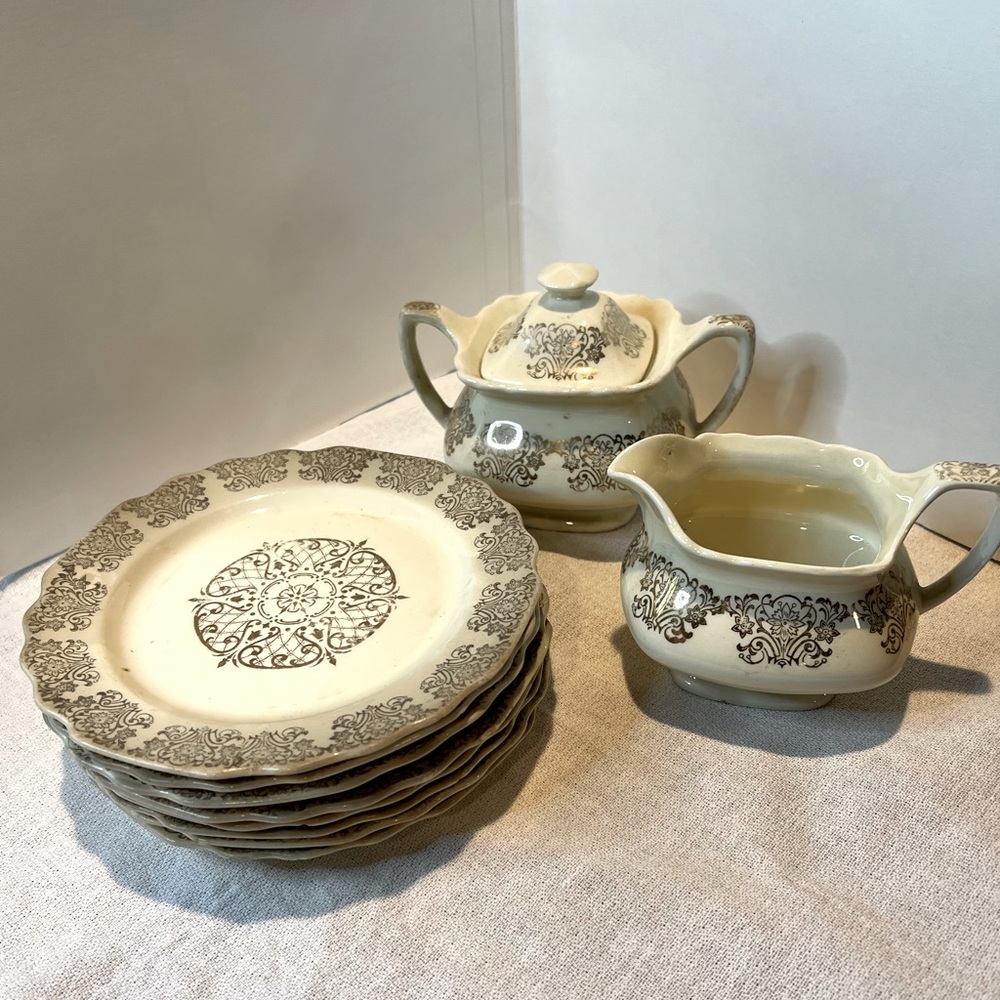 Luncheon set, vintage!